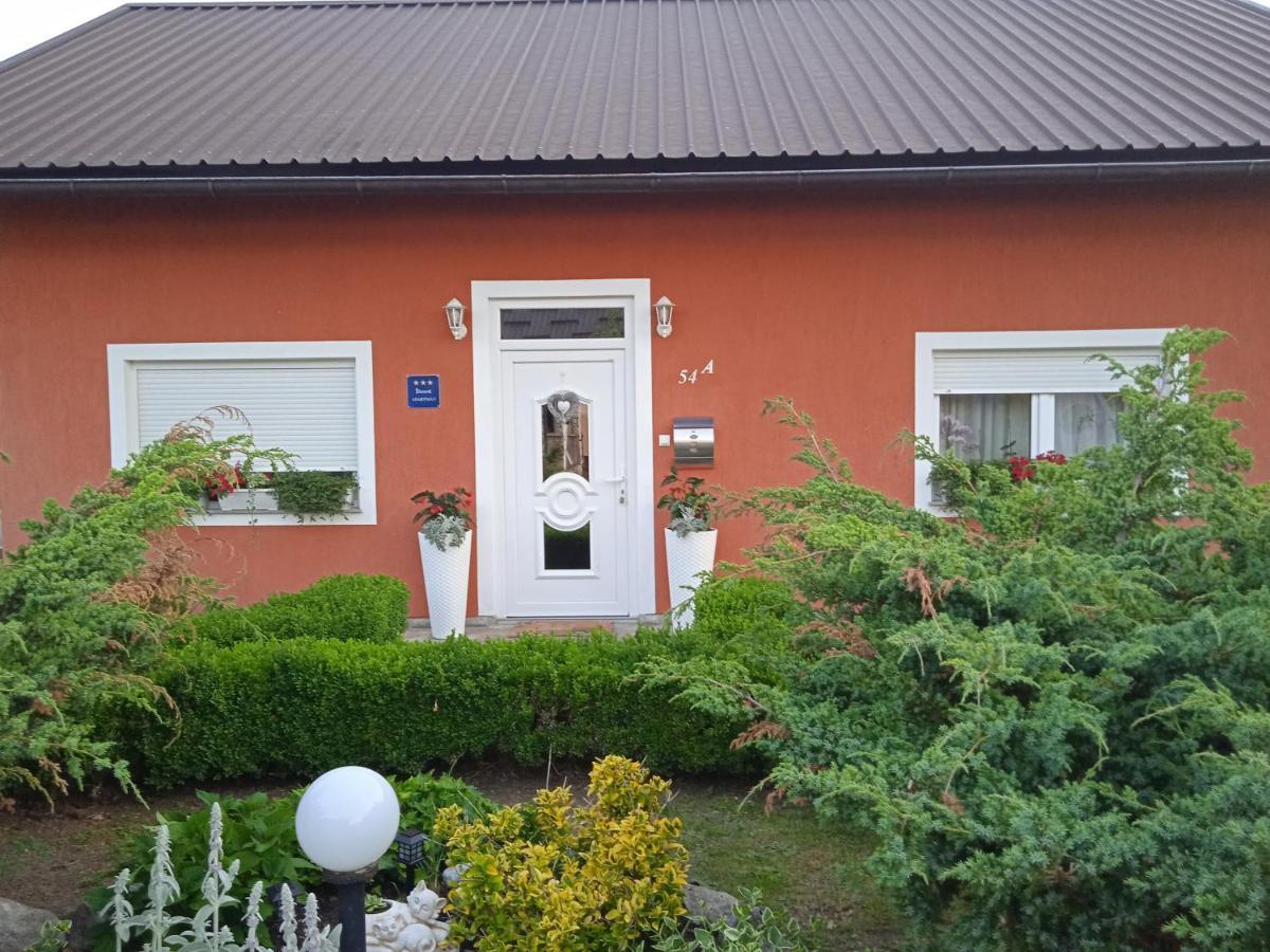 Nika Apartment Ogulin Exterior photo