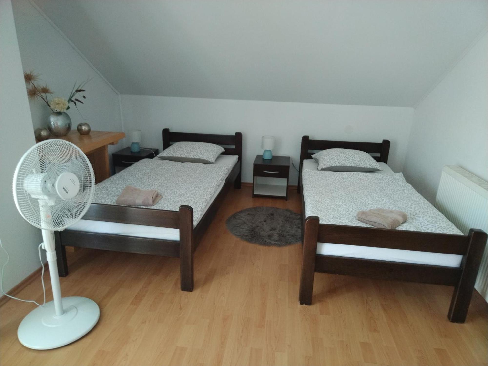 Nika Apartment Ogulin Exterior photo